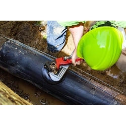 Reed 02114 Smooth Jaw Wrench, 4-1/2 in, 18 in OAL, Forged Steel Body