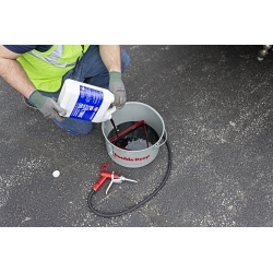 Reed Threadguard 06120 Dark Cutting Oil, 1 gal Bottle Container, Petroleum, Liquid, Amber