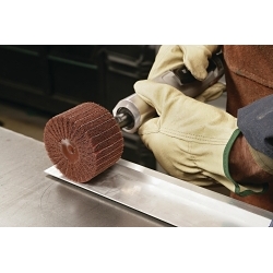 Scotch-Brite™ 7000077964 Combi-S Wheel, 3 in Dia Wheel, 1.75 in W Face, P180 Grit, Aluminum Oxide Abrasive